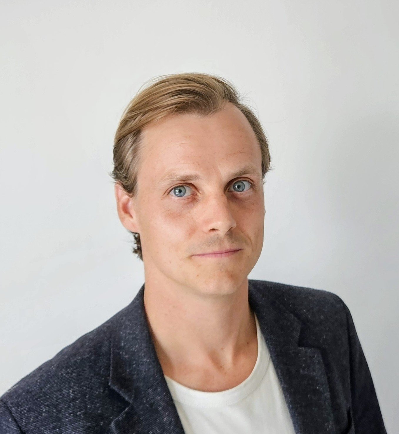 Guy Wing headshot